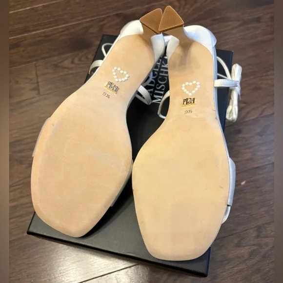 BNIB Badgley Mischka Janelle Rosette Wrap Heels - Picture 2 of 6